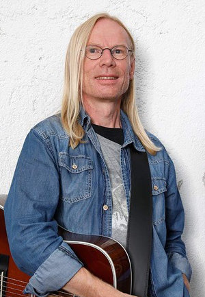 Christian Benke - Lehrer für Gitarre, E-Gitarre, Ukulele in der MUSIKSCHULE MUSIKINSTITUT MELODROM München-Pasing
