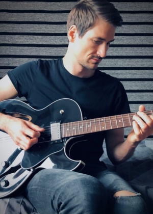 Peter Vollheim - Lehrer für Gitarre, Ukulele, E-Baß in der MUSIKSCHULE MUSIKINSTITUT MELODROM München-Pasing