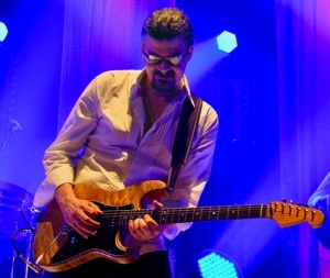 Christian Schwarzbach - Lehrer für E-Gitarre, Akustik-Gitarre, E-Bass in der MUSIKSCHULE MUSIKINSTITUT MELODROM München-Pasing
